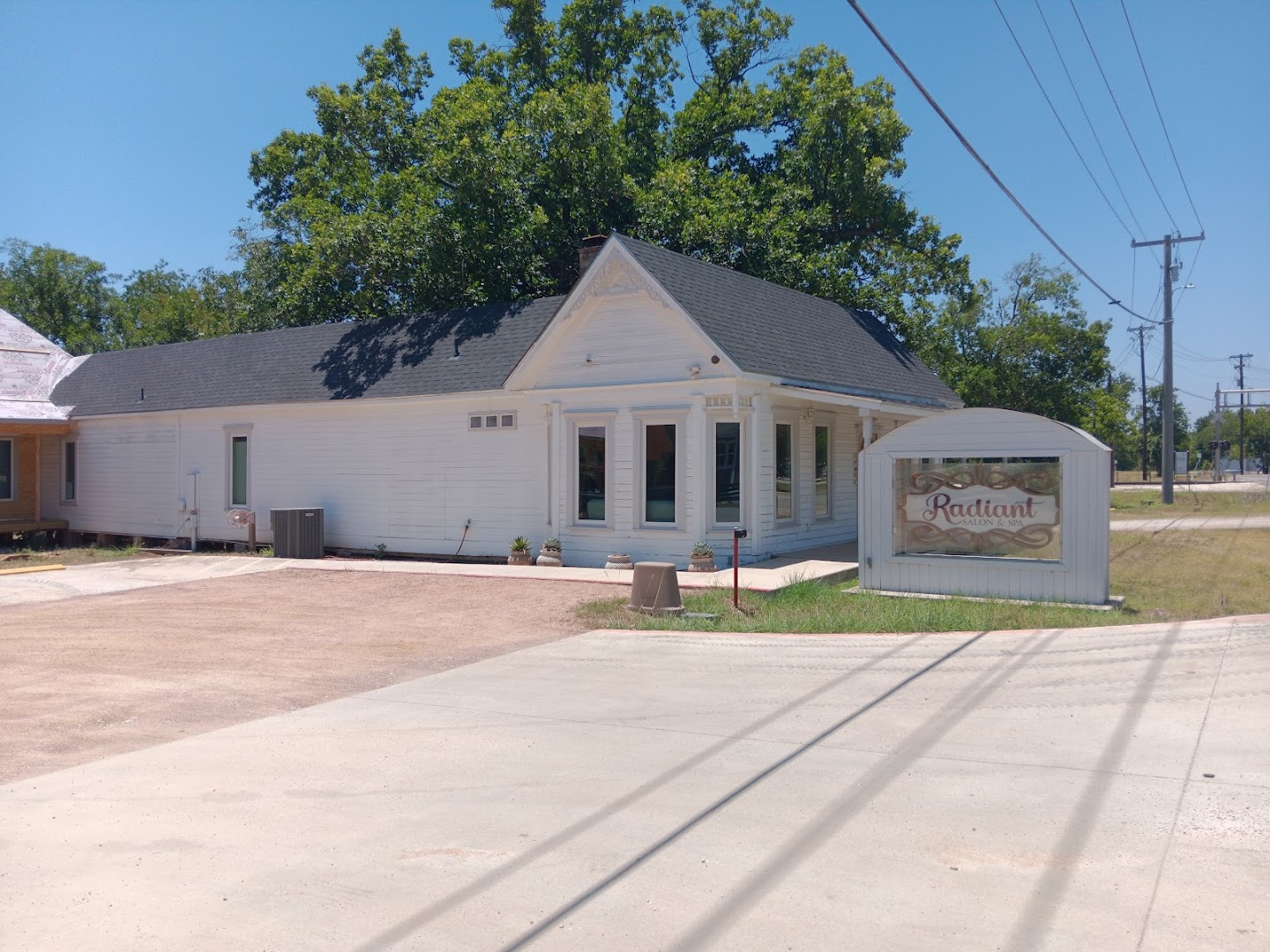 Radiant Salon & Spa