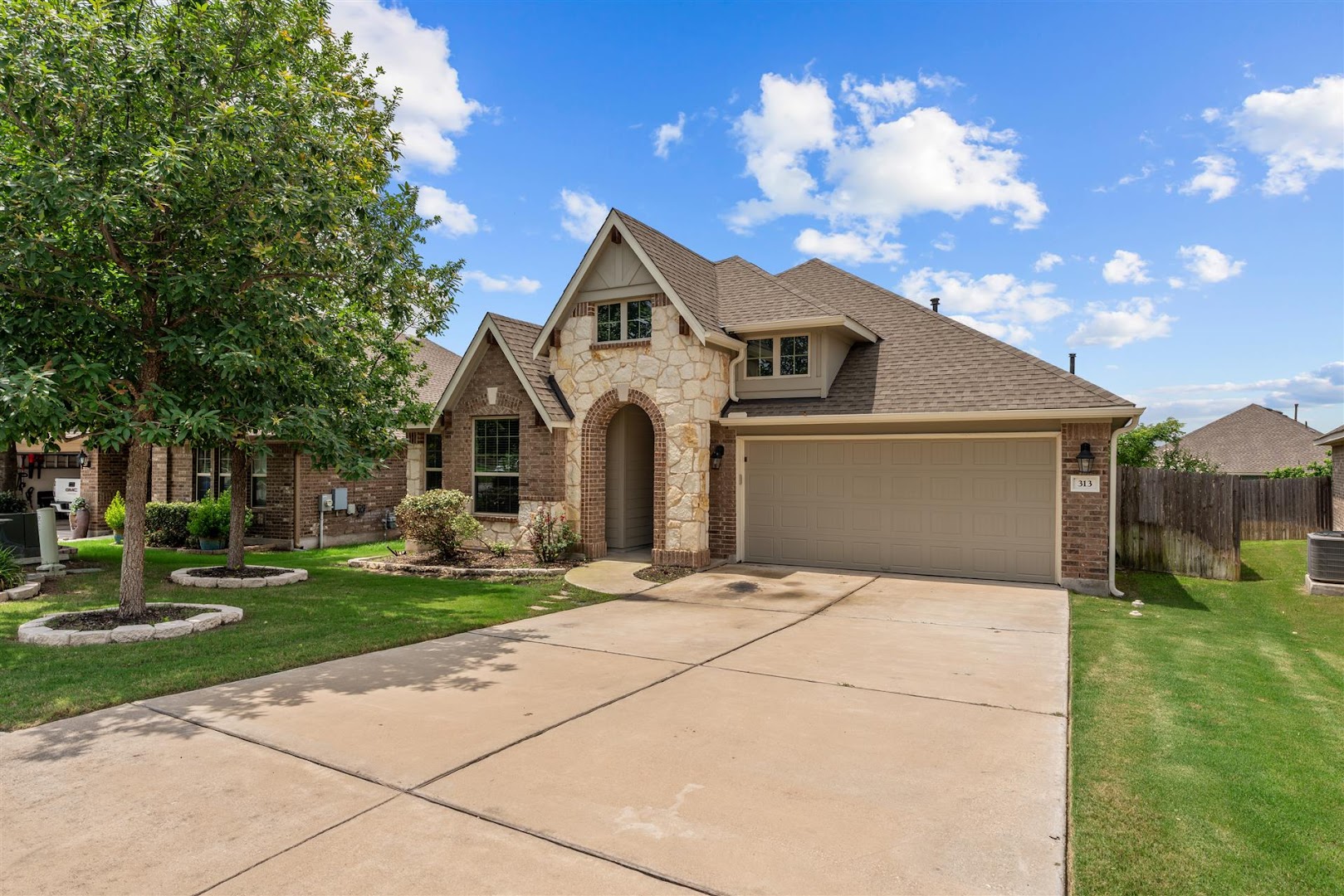 RE/MAX Vision Hutto