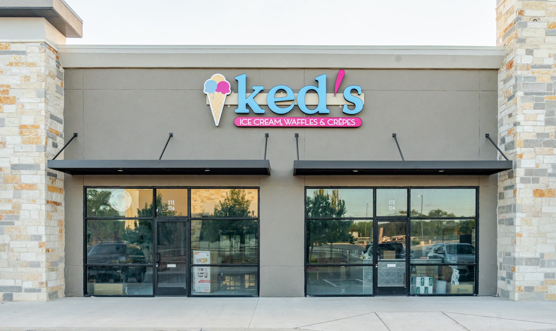 Ked's Ice Cream, Waffles & Crepes