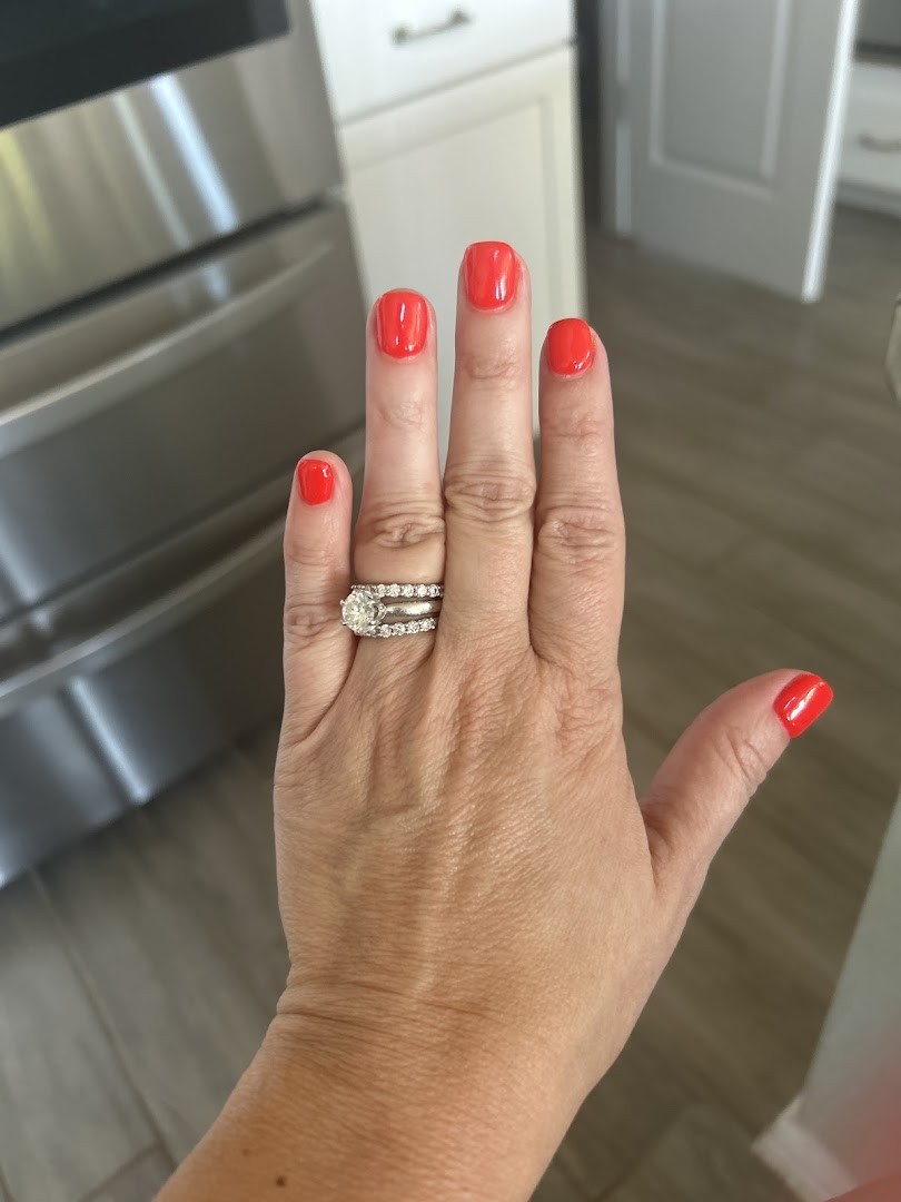 Season nails and spa