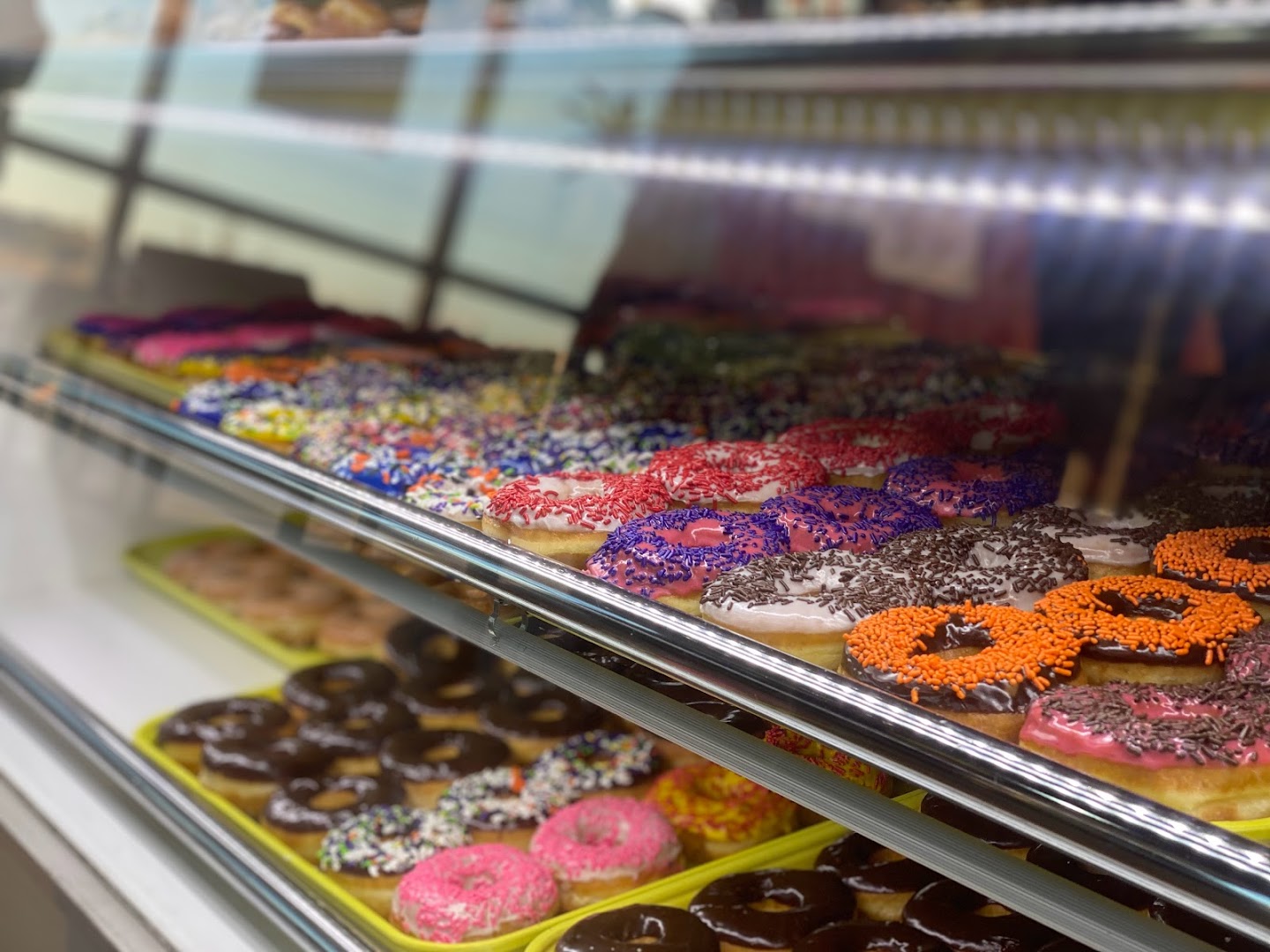 Grand Donuts